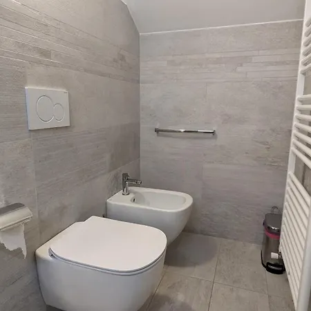 Apartment House Of Truelove/mountain Pearl/45 To Verona *
